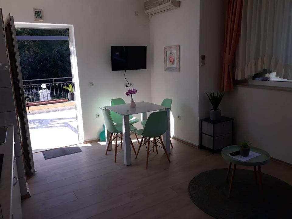 Apartments Viki Trogir Exteriör bild