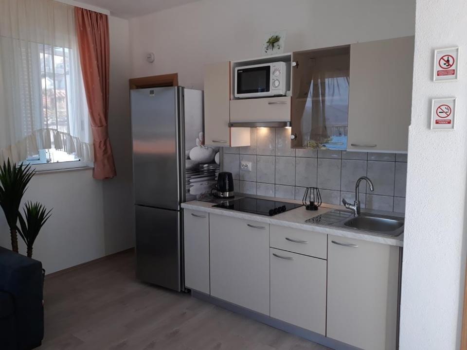 Apartments Viki Trogir Exteriör bild