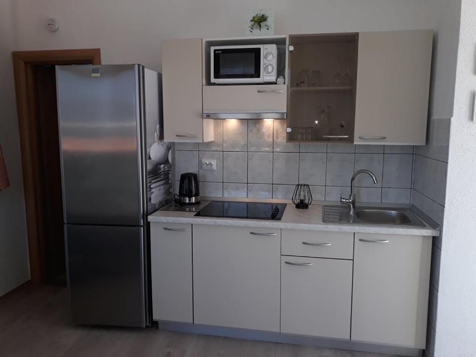 Apartments Viki Trogir Exteriör bild