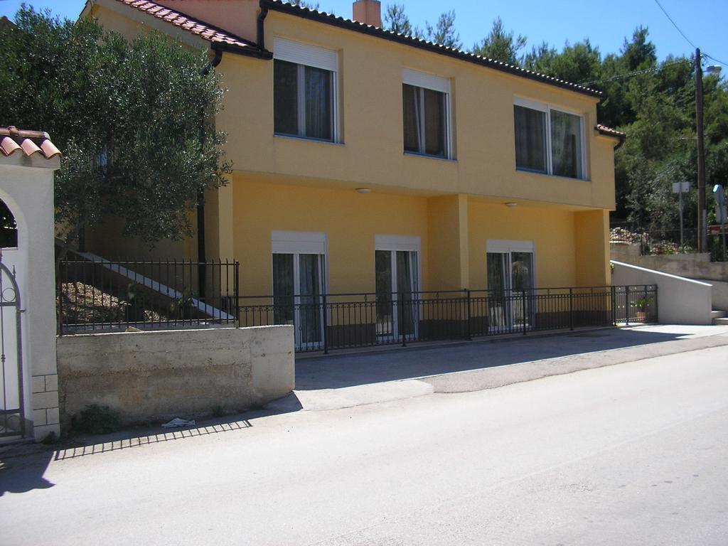 Apartments Viki Trogir Exteriör bild