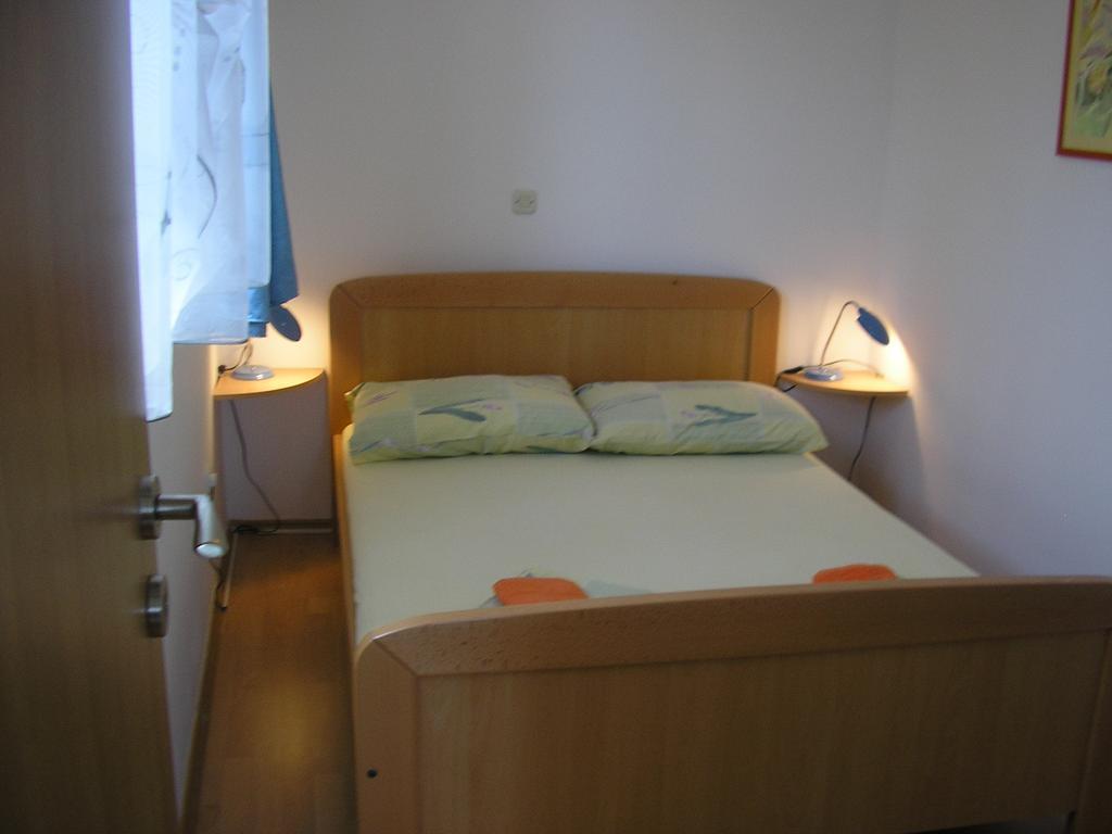 Apartments Viki Trogir Exteriör bild