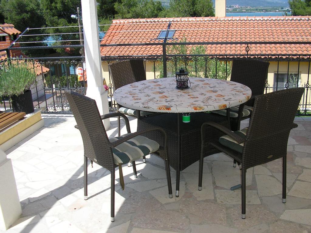 Apartments Viki Trogir Exteriör bild