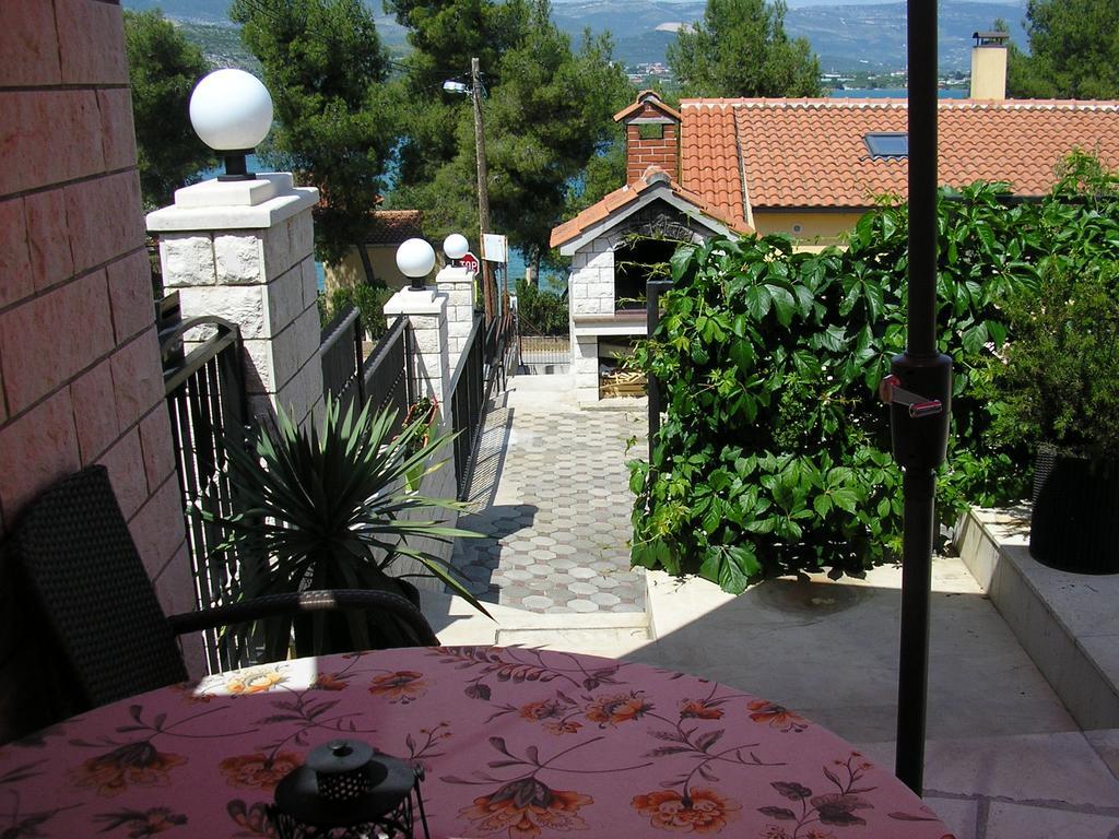 Apartments Viki Trogir Exteriör bild
