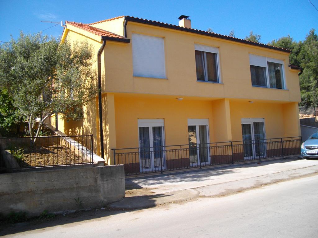Apartments Viki Trogir Exteriör bild