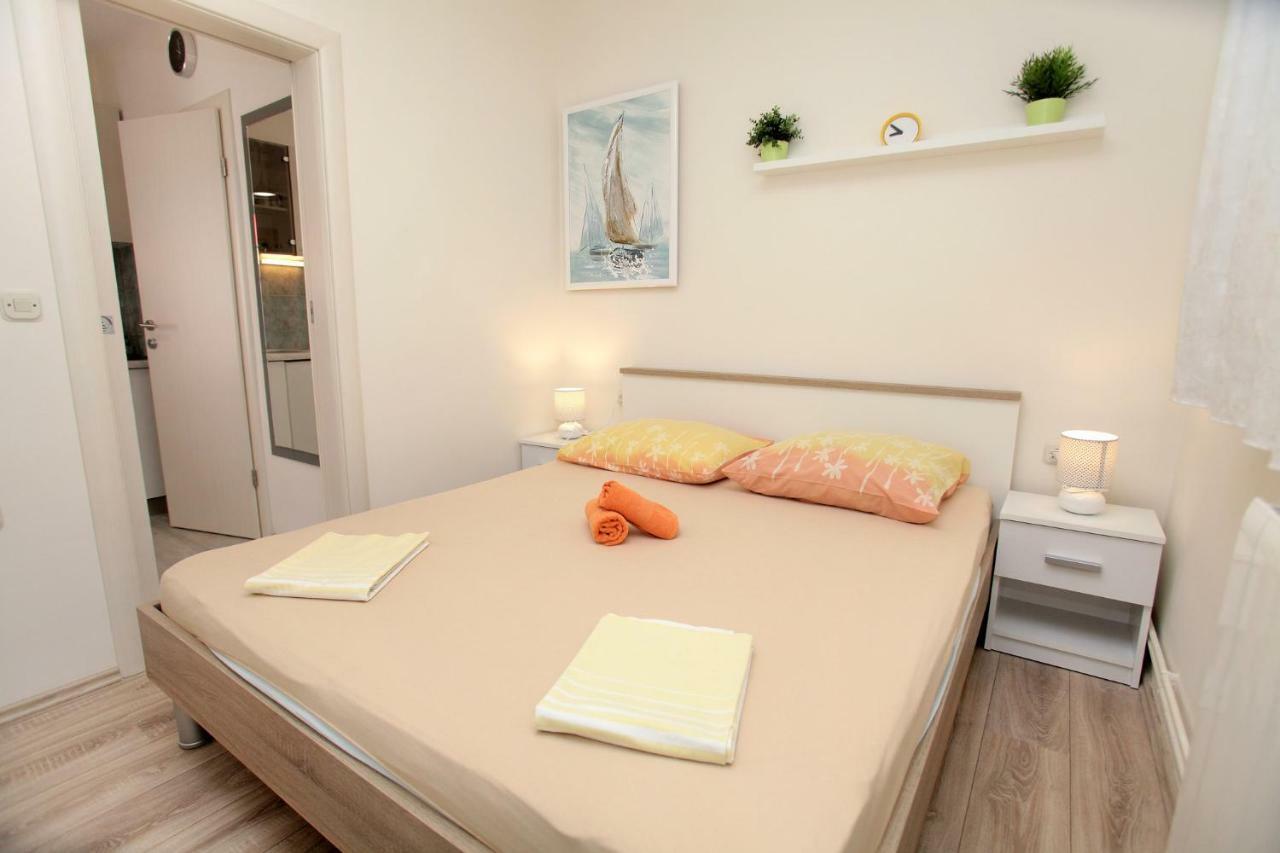 Apartments Viki Trogir Exteriör bild