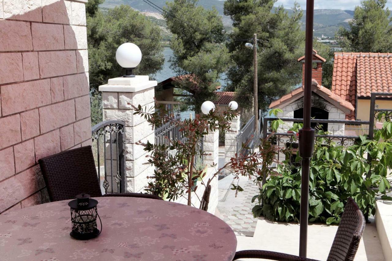 Apartments Viki Trogir Exteriör bild