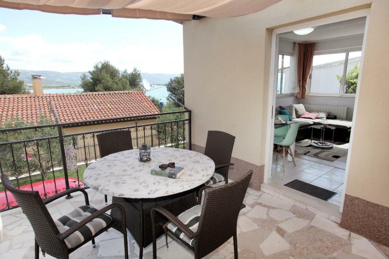 Apartments Viki Trogir Exteriör bild